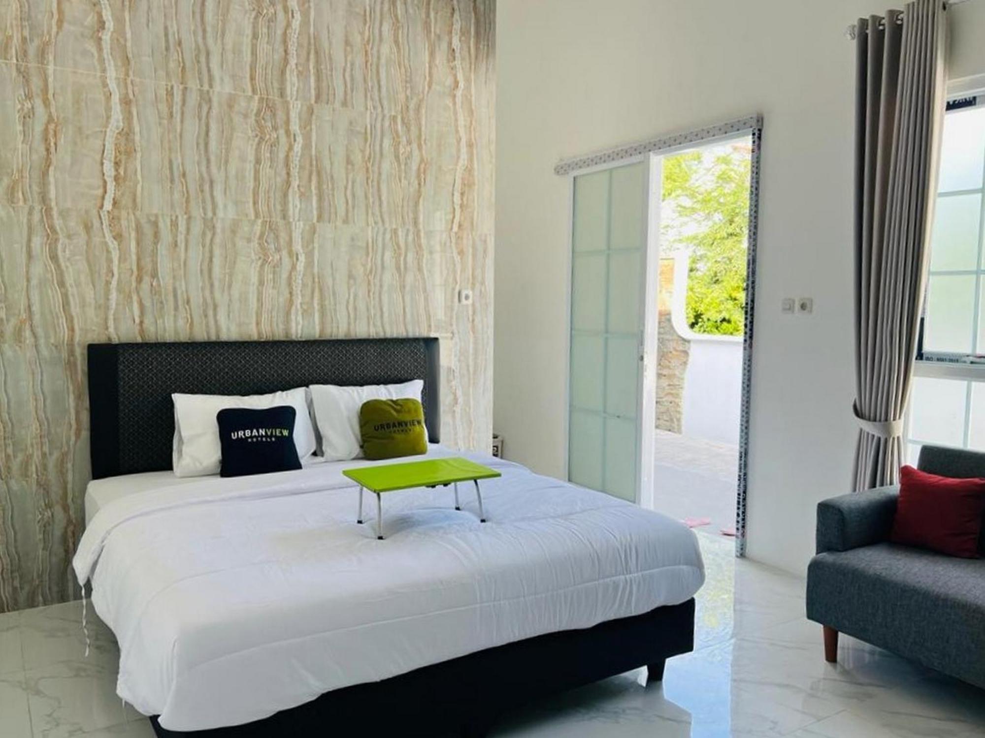Urbanview Hotel Nimara Ngawi By Reddoorz 외부 사진