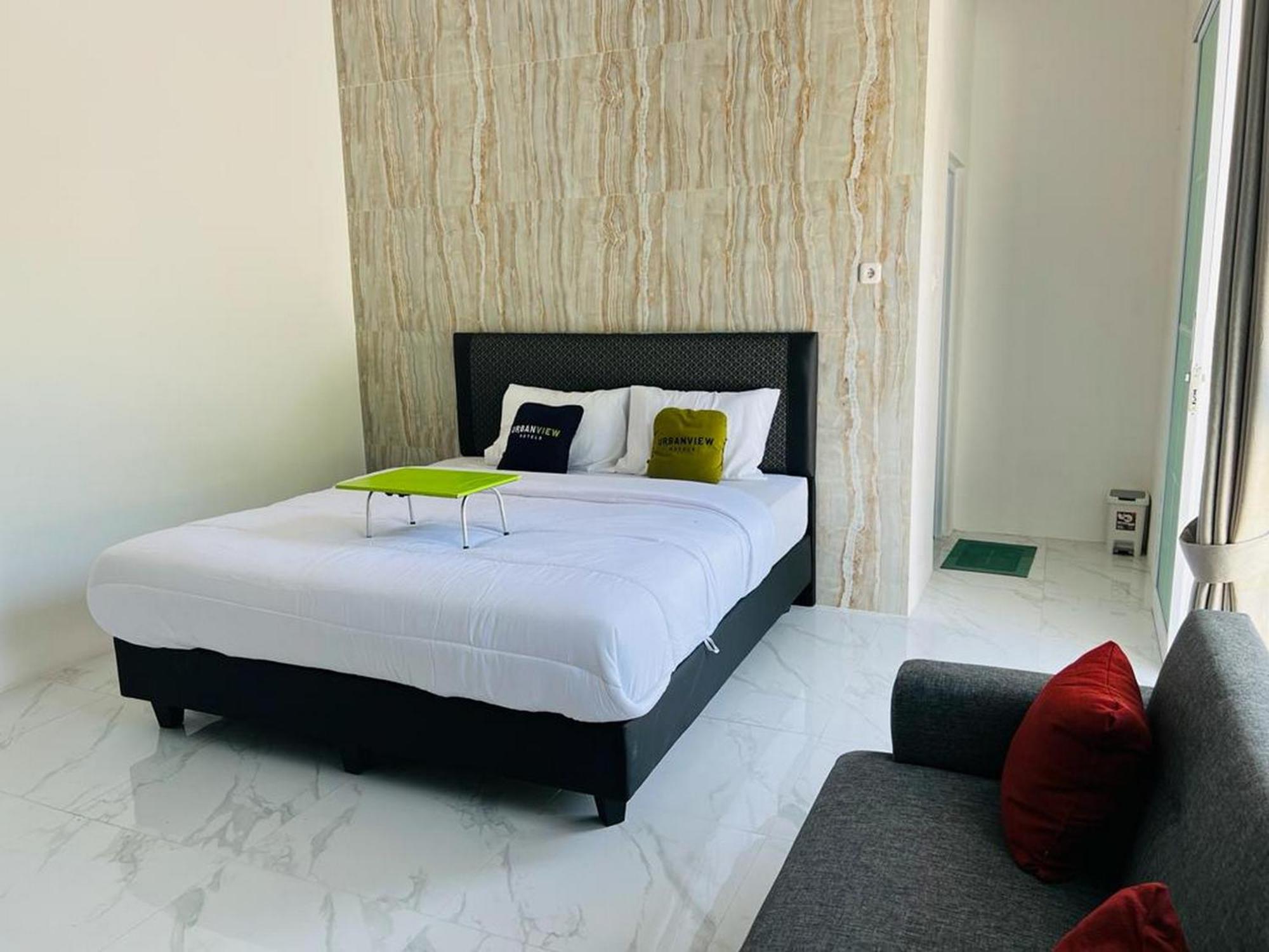 Urbanview Hotel Nimara Ngawi By Reddoorz 외부 사진
