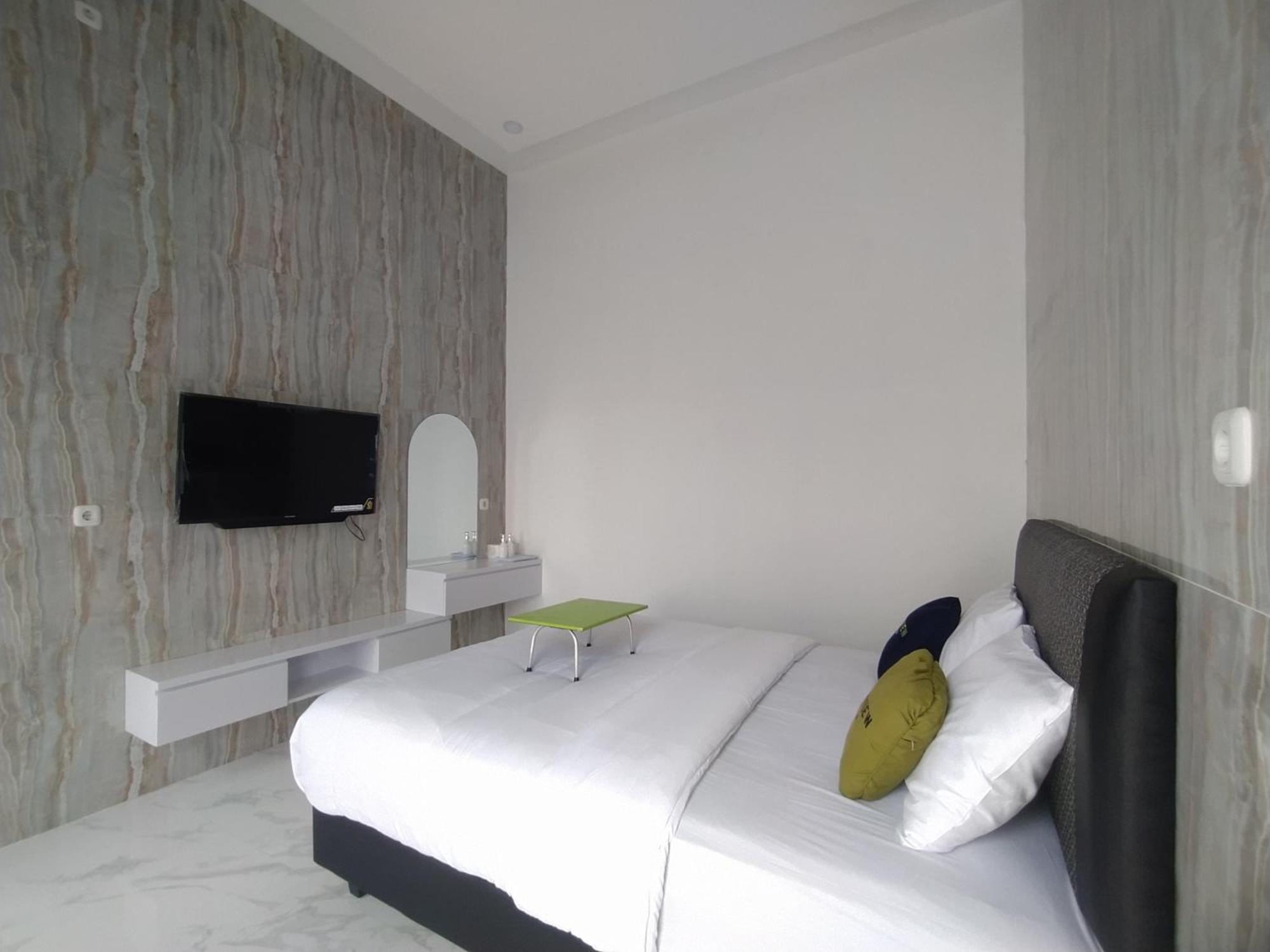 Urbanview Hotel Nimara Ngawi By Reddoorz 외부 사진