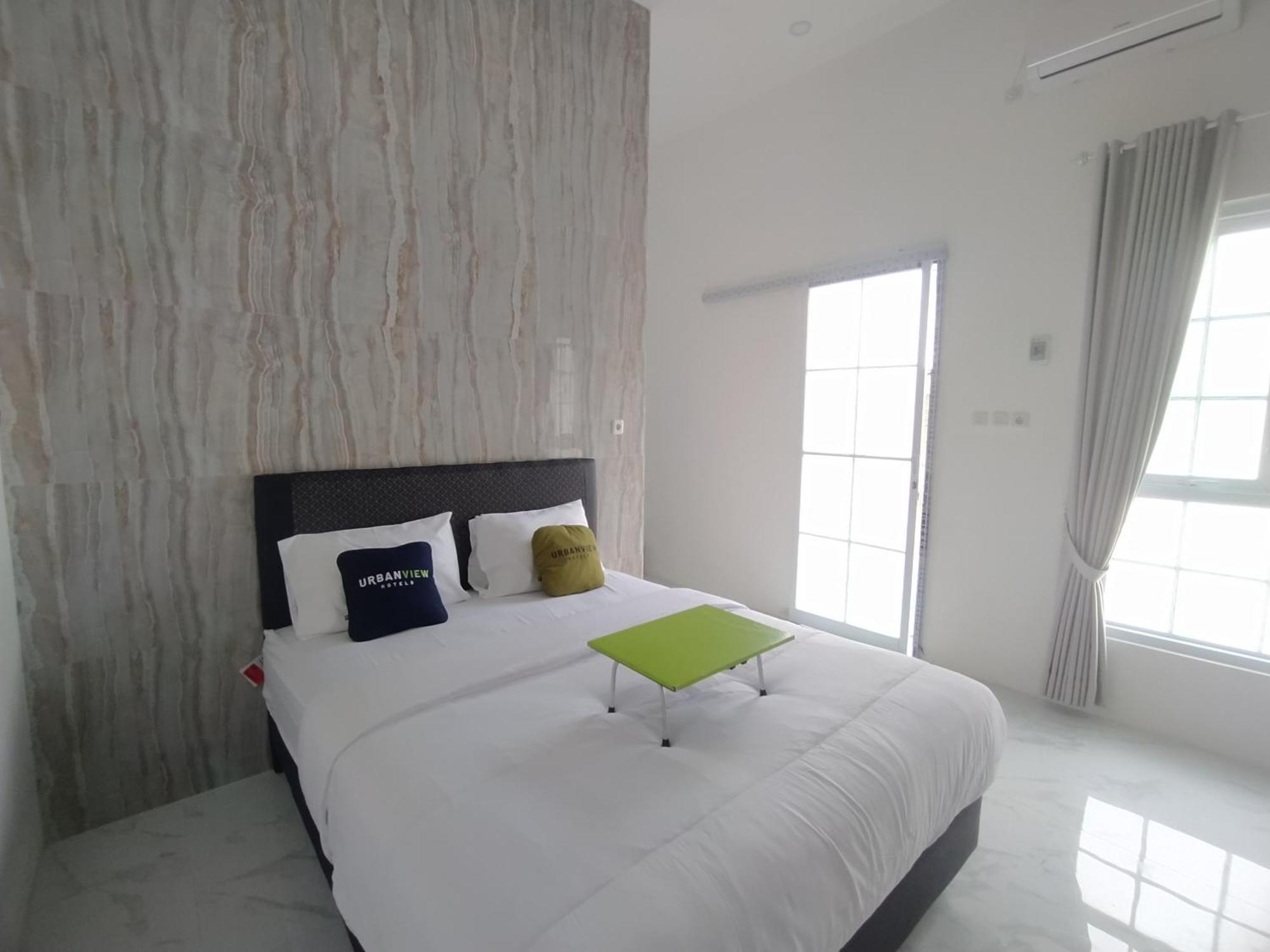 Urbanview Hotel Nimara Ngawi By Reddoorz 외부 사진
