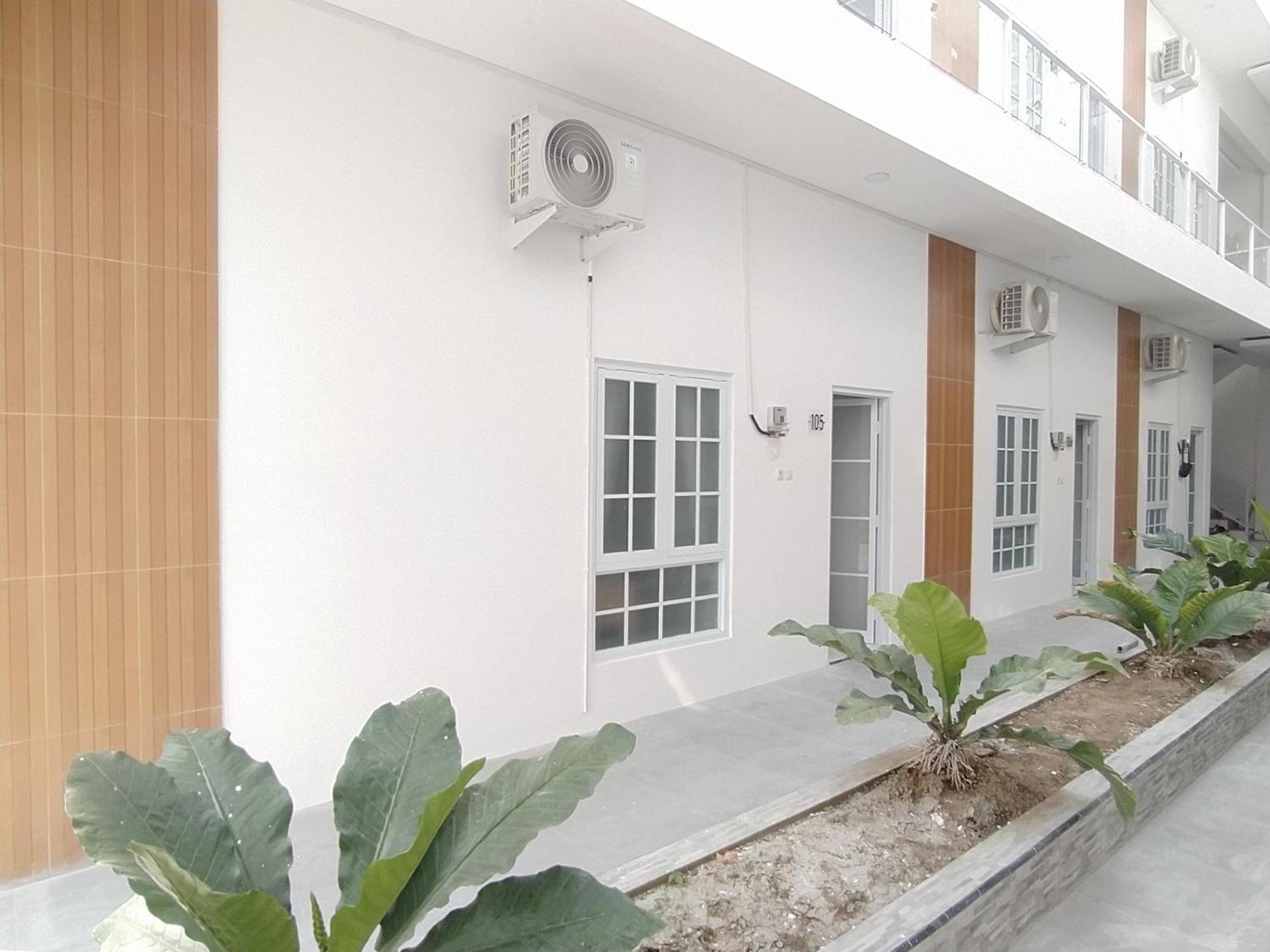 Urbanview Hotel Nimara Ngawi By Reddoorz 외부 사진
