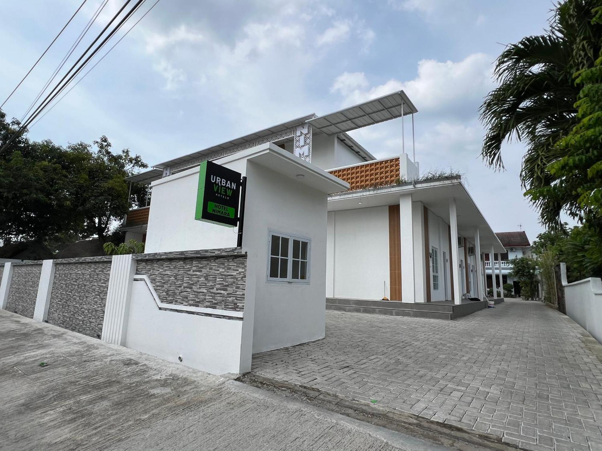 Urbanview Hotel Nimara Ngawi By Reddoorz 외부 사진