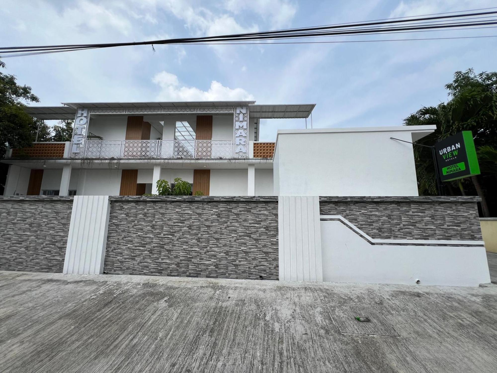 Urbanview Hotel Nimara Ngawi By Reddoorz 외부 사진